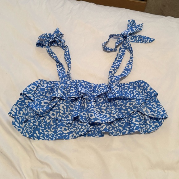 Leopard Print Ruffle Crop Top - Picture 2 of 3